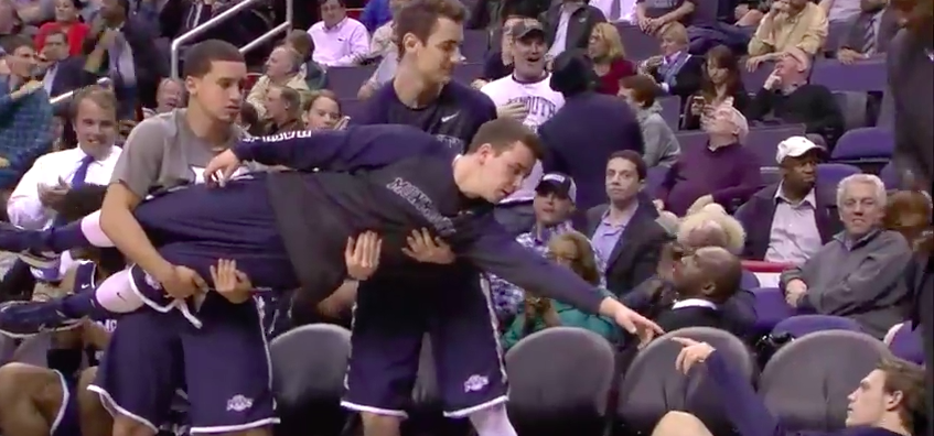 Estas son todas las celebraciones del banquillo más famoso de la NCAA: Monmouth (VIDEO)