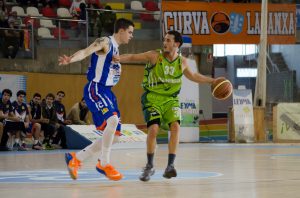 Zach Monaghan seguirá llevando el timón del Coruña