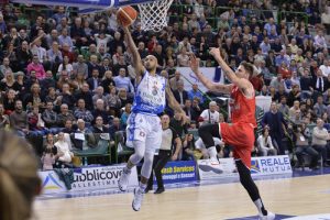 Logan se carga a Varese; Wright, sin premio ante Brindisi; Cremona, +1 contra Venezia