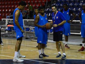 Marinos sigue invicto, Carl Elliot fastidia el debut de Lezkano y Aranzana y Guil dividen