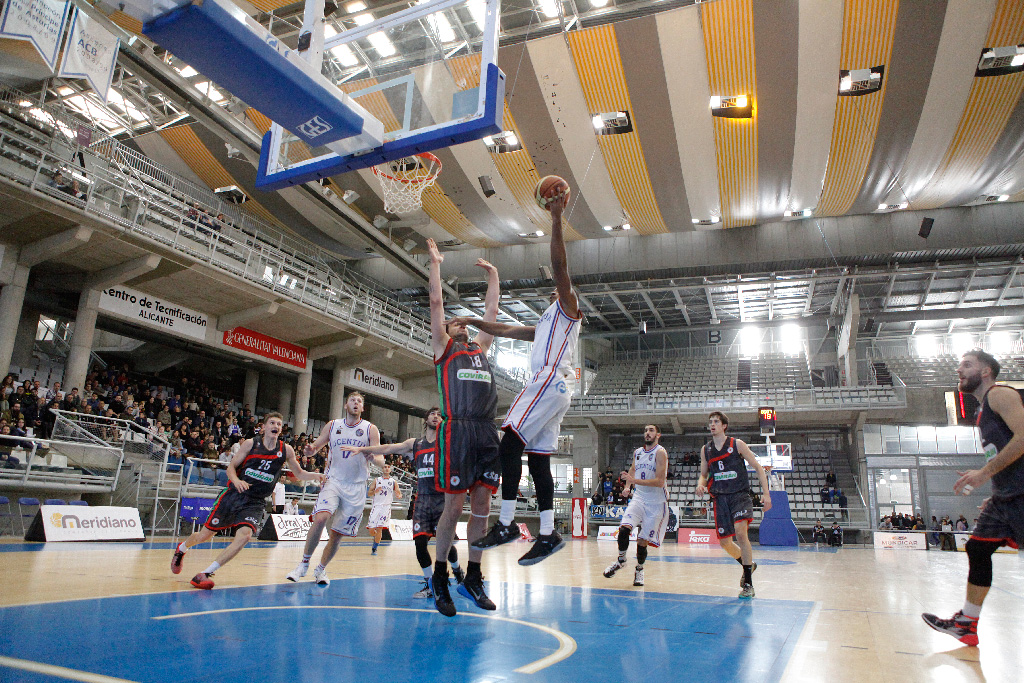 Marín, Ávila y Lucentum se quedan solos en la lucha por la Copa