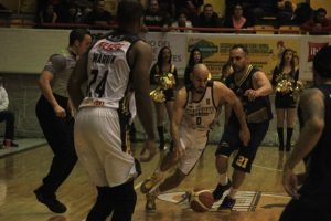 El ex-ACB Chris Warren vuelve a México doce años después y debuta con victoria