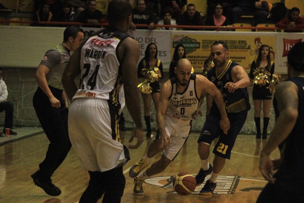 El ex-ACB Chris Warren vuelve a México doce años después y debuta con victoria