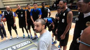 Lluis Pino: “El basket europeo es para entendidos, el latinoamericano es para el público”