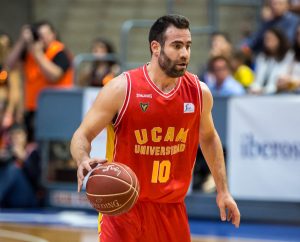 Carlos Cabezas cumple 500 partidos bajo la orgullosa mirada de su padre