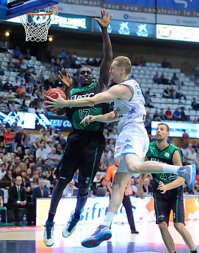 Yaroslav Korolev vuelve a España, de la que se van Travis Nelson y Kudlacek