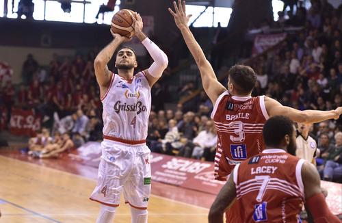 Aradori, MVP abusando de superioridad; Pistoia cae y Logan juega su peor partido