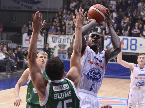 Talentos sin techo en Italia: Awudu Abass, Ivan Buva y Alex Kirk