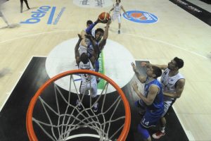 Oda al baloncesto en Italia: Bologna gana a Brindisi 115-109… ¡con tres prórrogas!