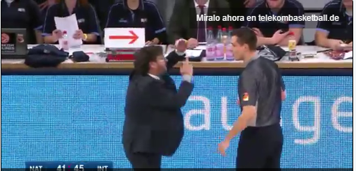 El Show de Trinchieri: señala una técnica al ¡árbitro! en el All Star alemán