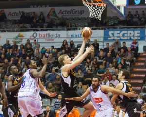 Tomas Hampl terminará la temporada en las filas del Básquet Coruña