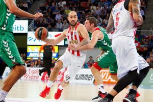 Olympiacos toma el Buesa al ritmo de Spanoulis