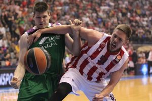 El triple sentencia a Unicaja en la sala Pionir ante el Crvena Zvezda (87-73)