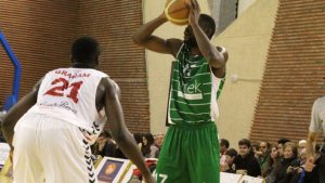 Nkaloulou vuelve a Xuven. Aramburu sigue en Lucentum. Agustinos, dos incorporaciones