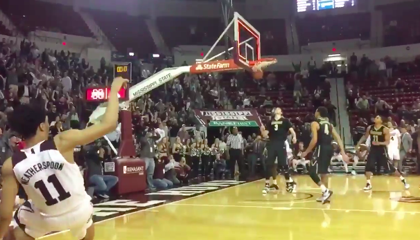 Triplazo sobre la bocina de Weatherspoon para dar la sorpresa ante Vanderbilt (VIDEO)