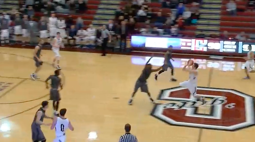 Increíble despedida de Alex Ramón (Colgate): record anotador y victoria sobre la bocina