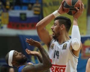 El Real Madrid coge aire en Moscú a costa del Khimki (82-93)