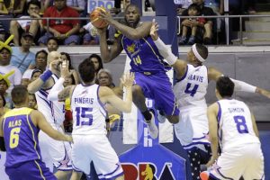 Una más de Ivan “El Terrible” Johnson: sancionado de por vida en Filipinas (VÍDEO)