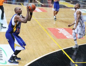 Óscar Torres: “El deseo que tengo en la cancha me ayuda a mantenerme a buen nivel”