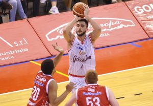 No hay quien pare a Avellino; EA7 sigue líder y Aradori, MVP merecido