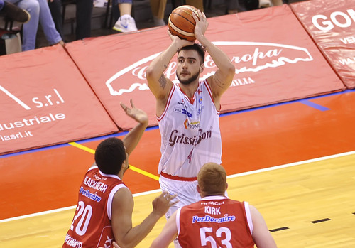 No hay quien pare a Avellino; EA7 sigue líder y Aradori, MVP merecido