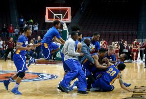 Un buzzer beater histórico: CS Bakersfield en la March Madness por primera vez (VIDEO)