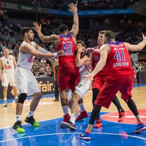 El Real Madrid cede ante CSKA y se complica el pase a cuartos (87-96)