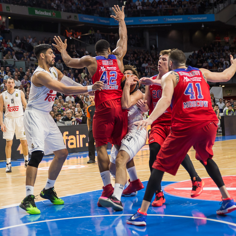 El Real Madrid cede ante CSKA y se complica el pase a cuartos (87-96)