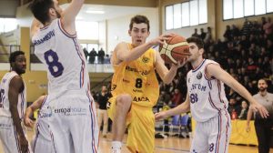 Adrián Chapela seguirá en Xuven. Pablo García, otro año en Covirán Granada