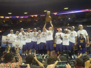 Increíble canasta sobre la bocina de Wes Washpun: título de la MVC y Madness (VIDEO)