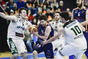 Ferran Bassas, a la ACB de la mano del Iberostar Tenerife; Abromaitis y Beirán, renovados