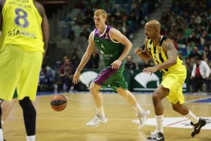 Unicaja dice “hasta pronto” a la Euroliga con victoria ante Fenerbahçe (71-67)