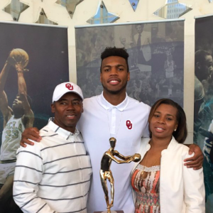 El Trofeo Naismith hace justicia con Buddy Hield y Jay Wright