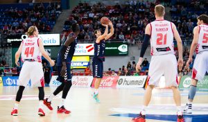 Y apareció Alberto Corbacho ¿Tiene Perasovic el sustituto de Causeur en casa?