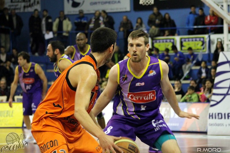 ¡Triple empate en la cola! Ourense prolonga su racha triunfal en Huesca