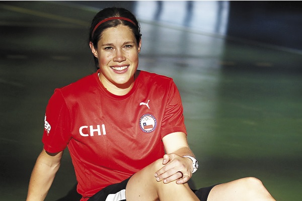 Una embarazada de 7 meses, en la convocatoria más caótica de la selección de Chile