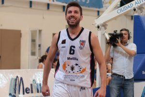 Melilla endosa al Peñas un severo correctivo y ya acaricia el ascenso