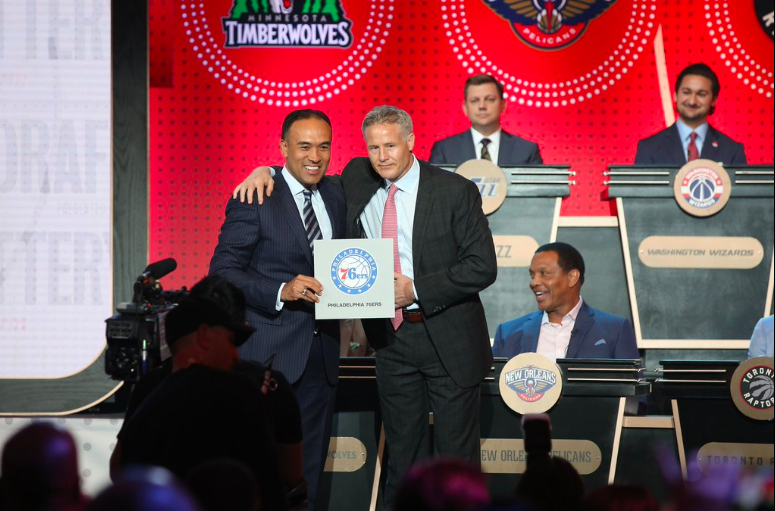 Los Sixers se llevan el premio gordo con el pick 1. Lakers y Celtics elegirán después