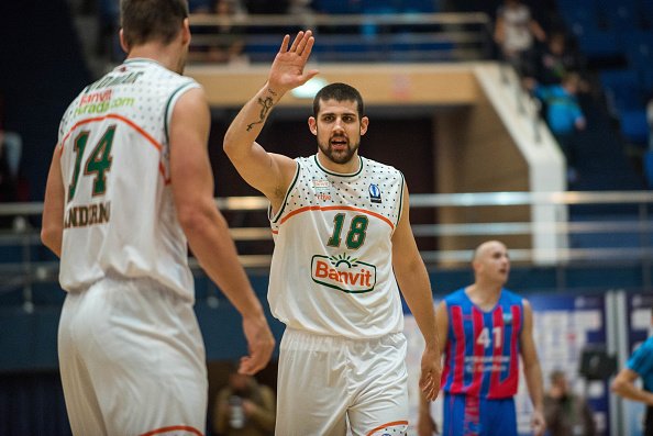 Adrien Moerman: 32+17, MVP y máximo anotador y reboteador en Turquía; Efes, líder final