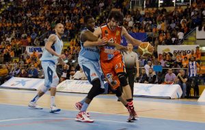 Coruña y Burgos logran el billete a semis pasando el rodillo