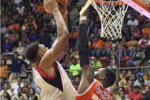 Bucaneros y Cocodrilos se reparten los triunfos en La Guaira y la final se pone 1-3