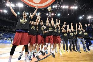 La “familia” del Barça Júnior, nuevo campeón de Europa ante el trío mágico serbio