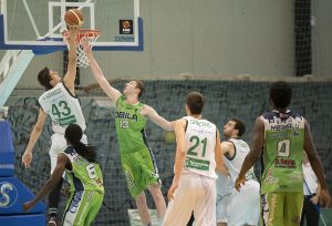 Clínicas Rincón fuerza el quinto. Araberri ya espera en la final