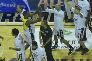 Capitanes vuelve a hacerse fuerte en casa y empata la final en Puerto Rico (94-75)