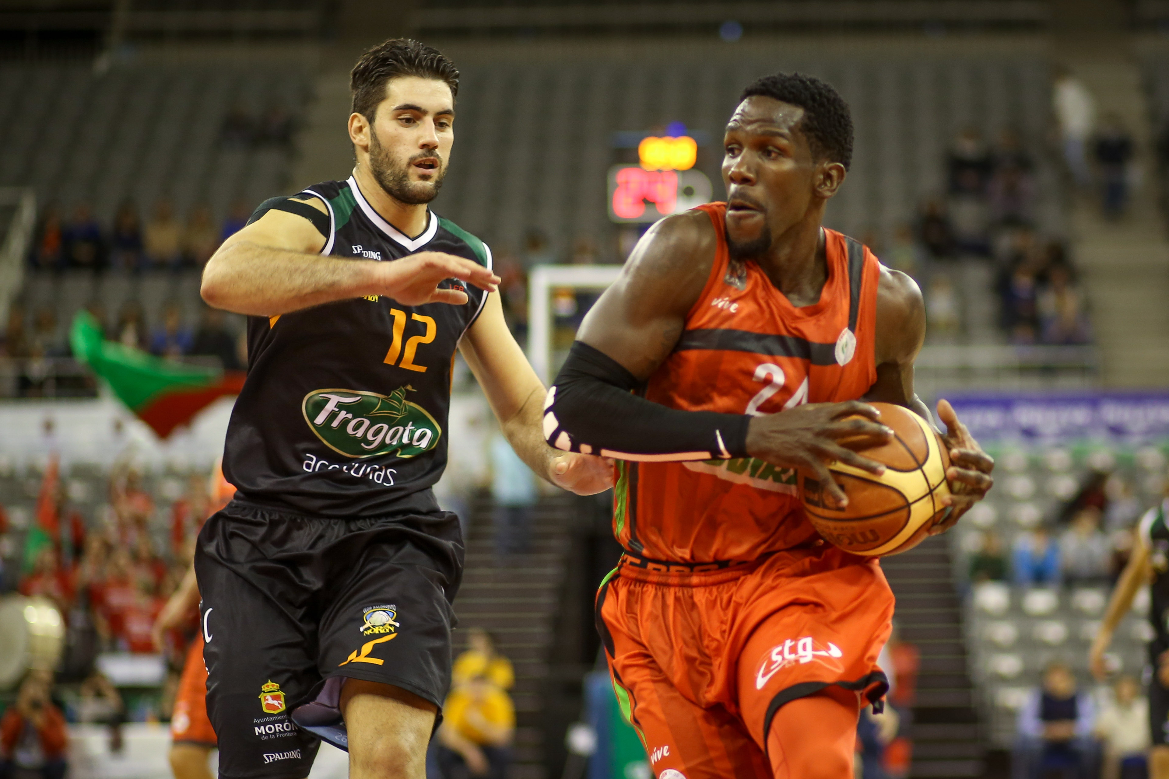 Granada se lleva el duelo andaluz. Lucentum se reencuentra. De la Fuente, MVP demoledor