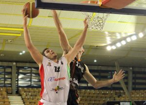 Toni Vicens seguirá creciendo en Palma Air Europa
