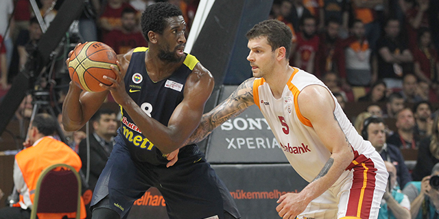 Efes-Fenerbahce, finalistas. El Dogus de Blatt, presupuesto de ¡30 millones €!