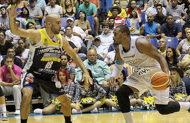 Jesse Pellot tira de Vaqueros y quita protagonismo a la pelea Hodge-Akindele