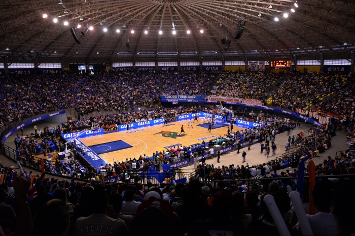 Baurú destroza a triples a Flamengo y habrá quinto partido en Brasil