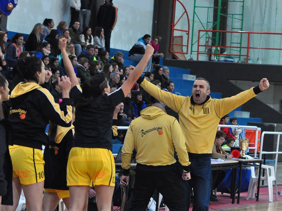 El español Juan Ferreira, campeón en Argentina con el Deportivo Berazategui